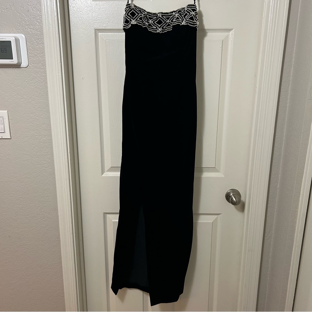 90’s Vintage Black Velvet Gown with Beaded Neckline Jessica Mcclintock Gunne Sax